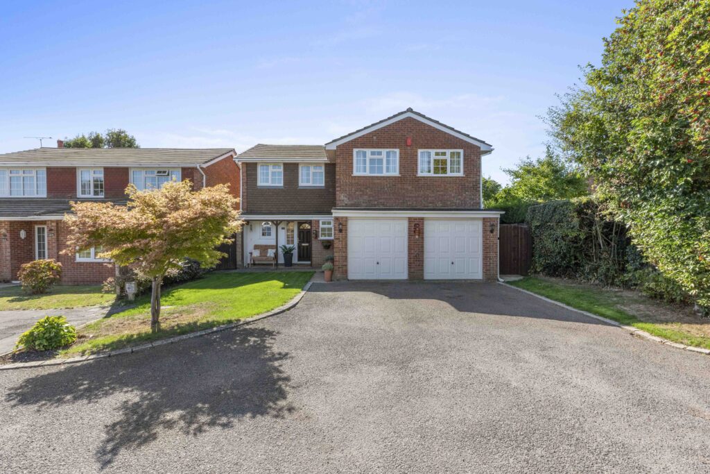 Tuckers Drive, Holmer Green, HP15