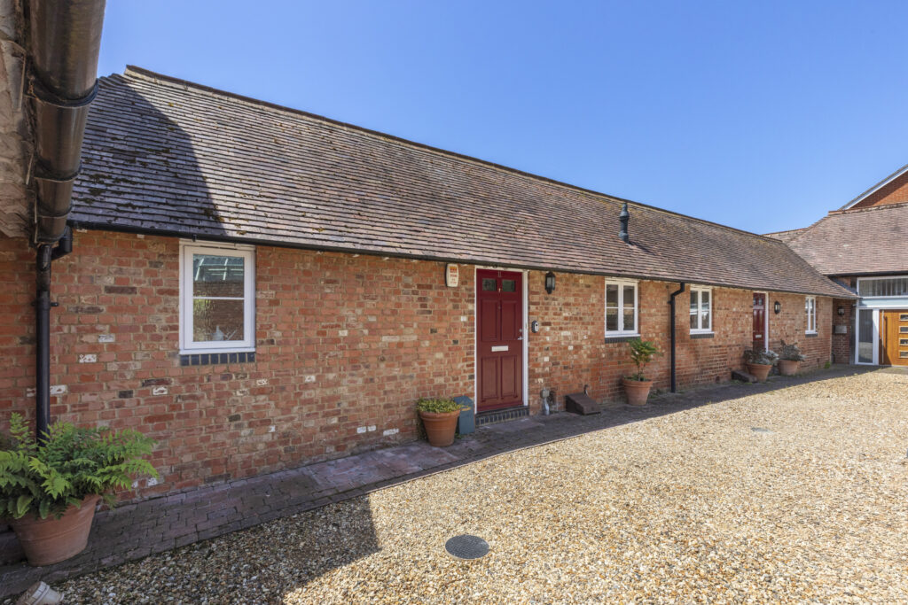 Priest End, Thame, OX9