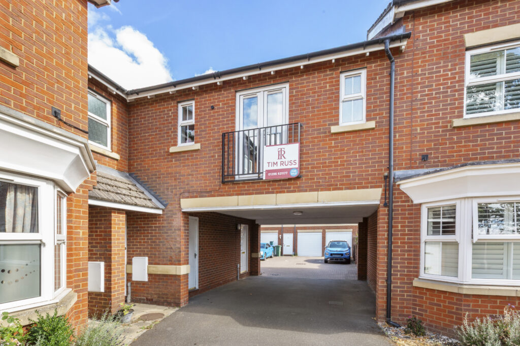 Whitebeam Close, Weston Turville, HP22