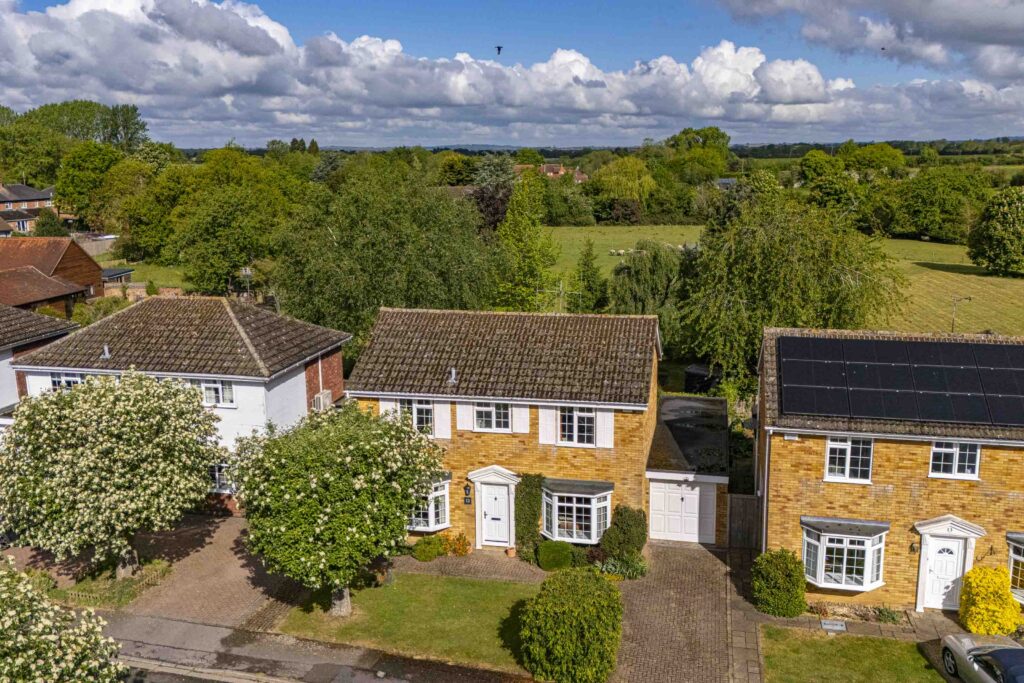 Walkers Road, Longwick, HP27