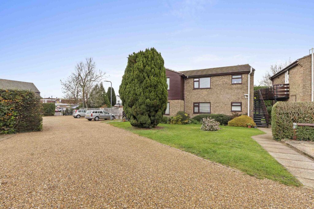 Oakengrove Road, Hazlemere, HP15