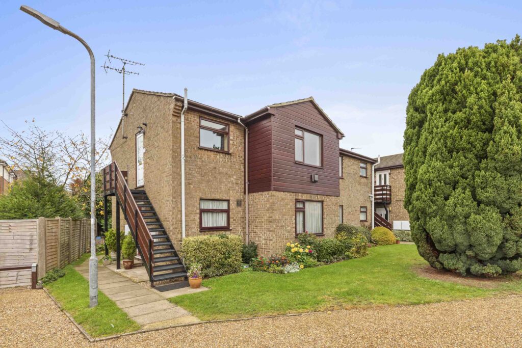 Oakengrove Road, Hazlemere, HP15