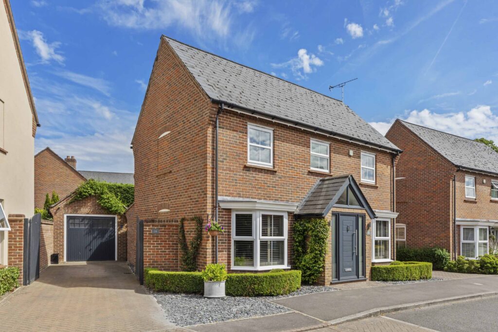 St. Dunstans Close, Monks Risborough, HP27