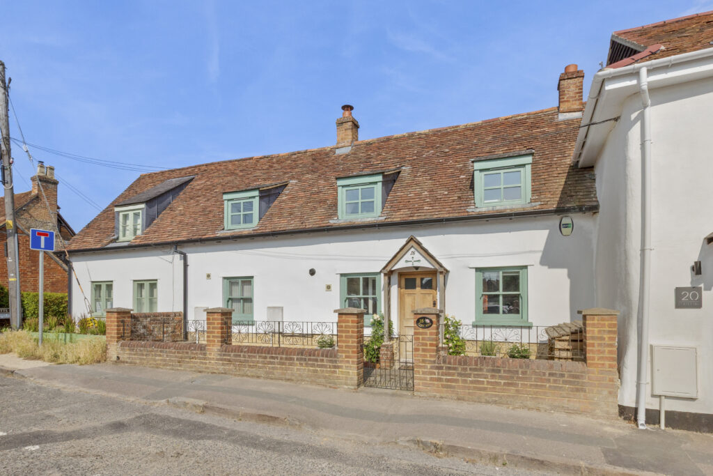Fort End, Haddenham, HP17