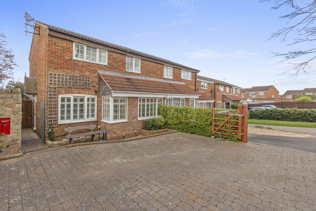 Fairfax Close, Thame, OX9