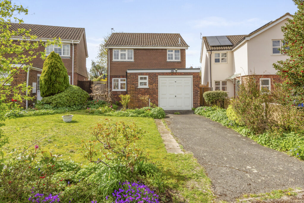 Haglis Drive, Wendover, HP22