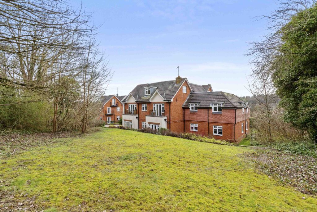 Folleys Place, Loudwater, HP10