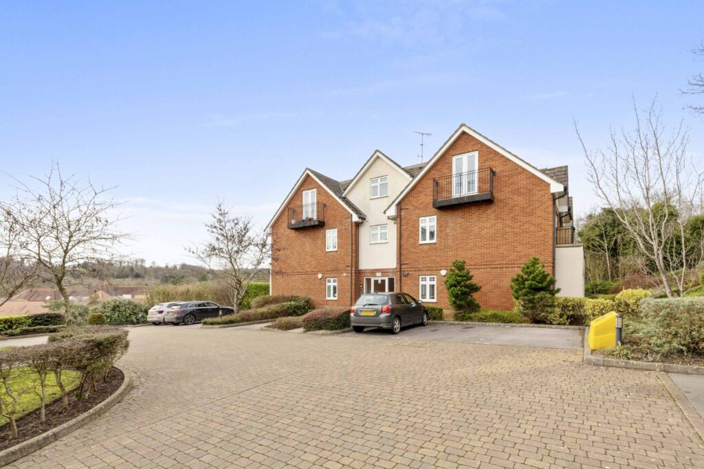 Folleys Place, Loudwater, HP10