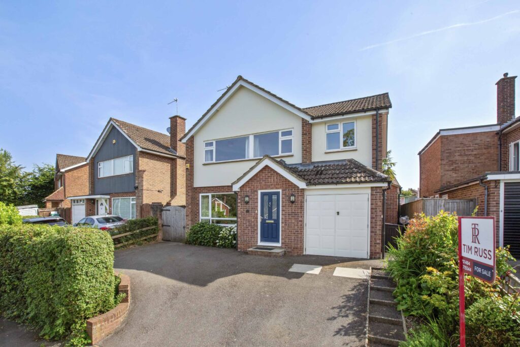 24 Hithercroft Road, Downley, High Wycombe, Buckinghamshire, HP13 5LS