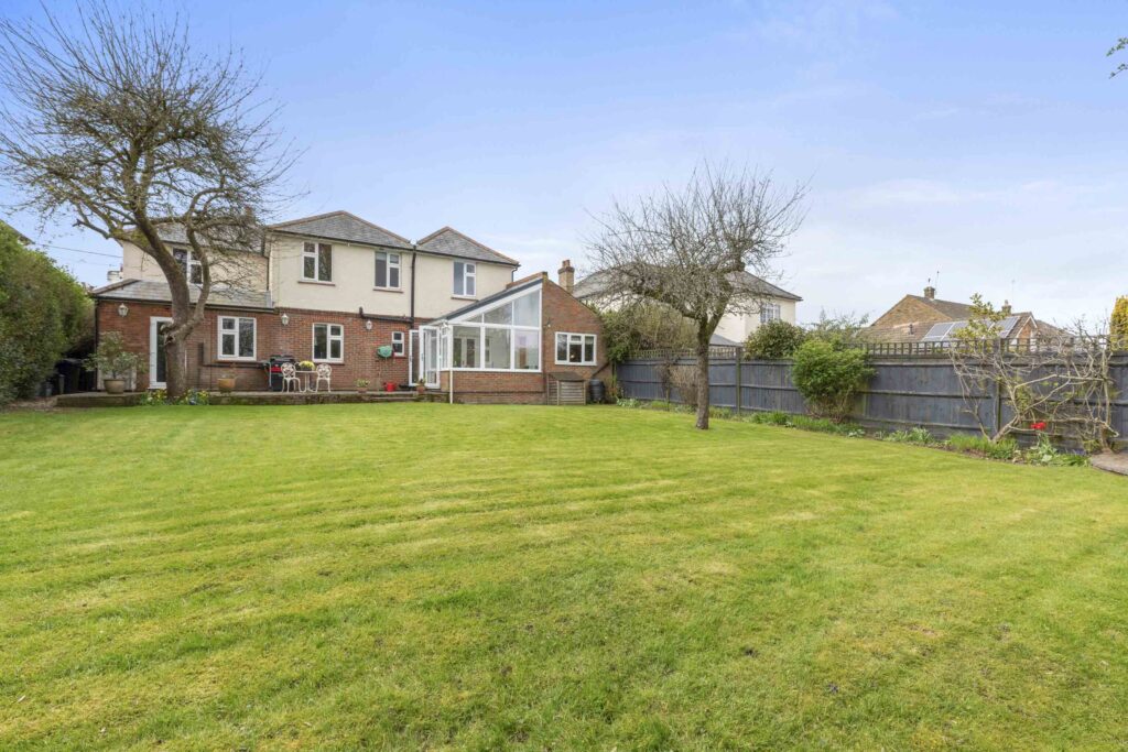 Main Road, Naphill, HP14