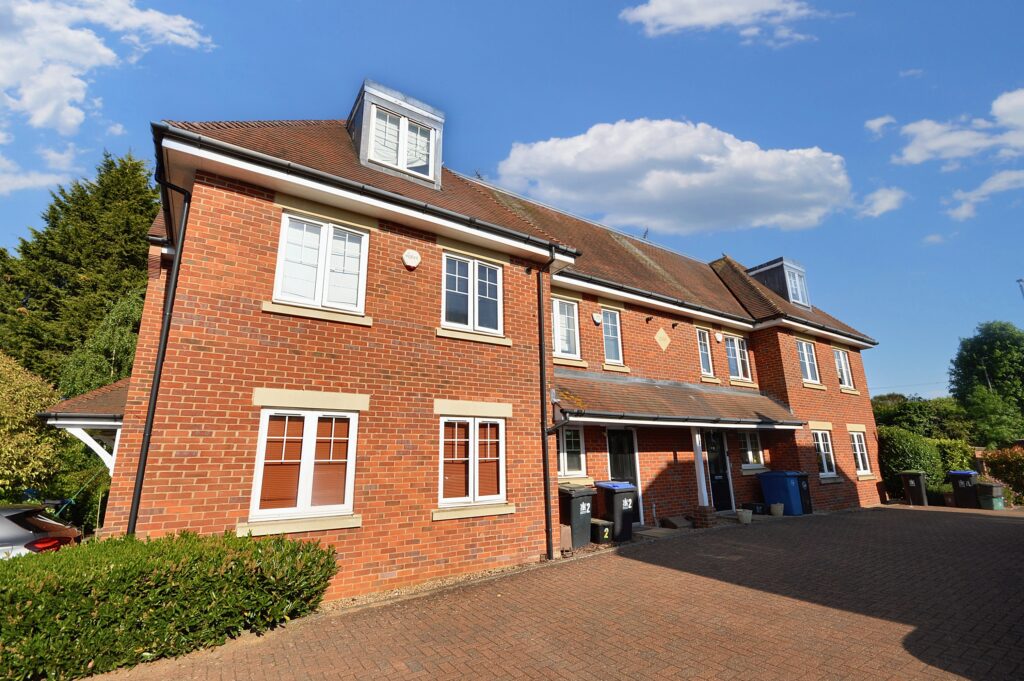 Waldenbury Place, Beaconsfield, HP9