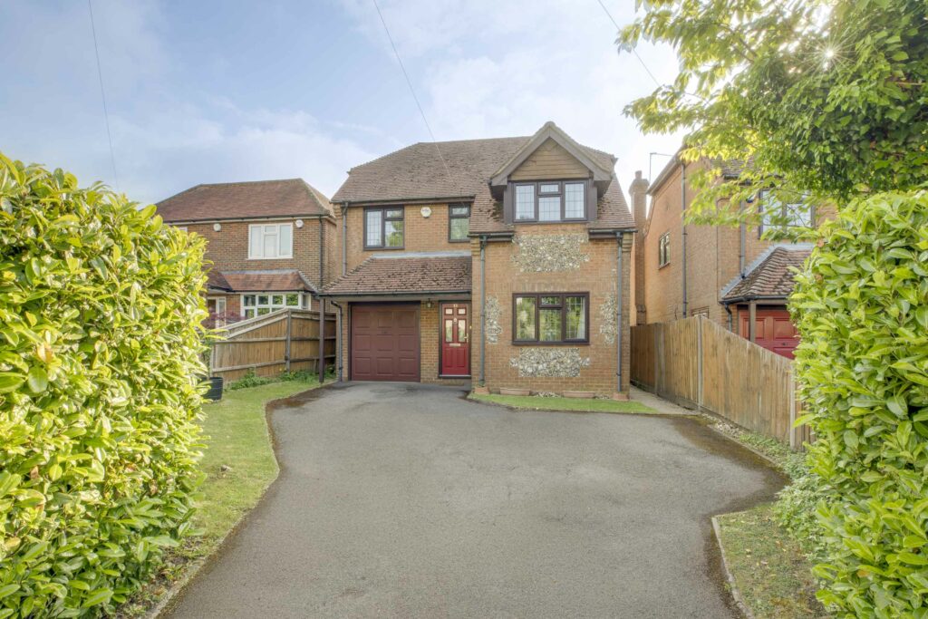 33 New Pond Road, Holmer Green, HP15 6SU