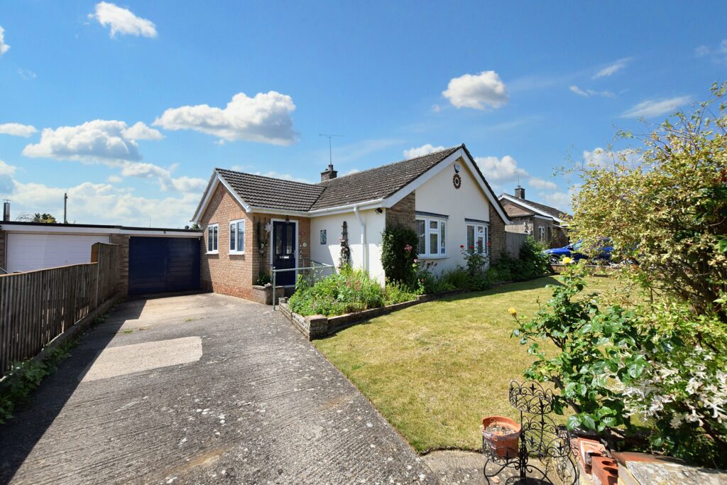 Old Plough Close, Chearsley, HP18