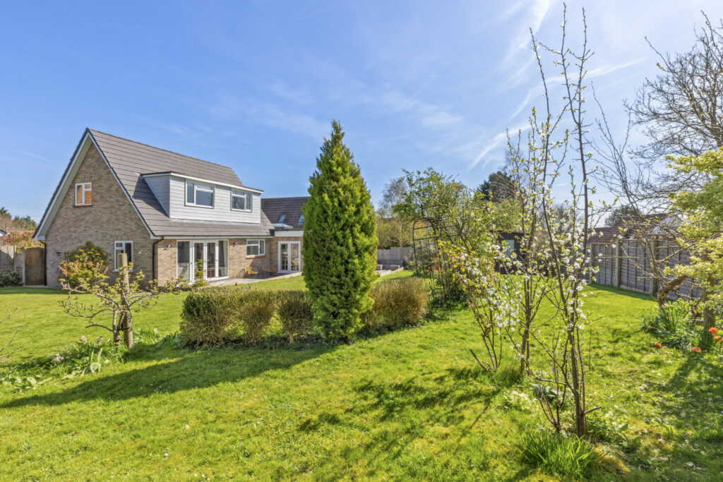 Bernards Close, Chearsley, HP18
