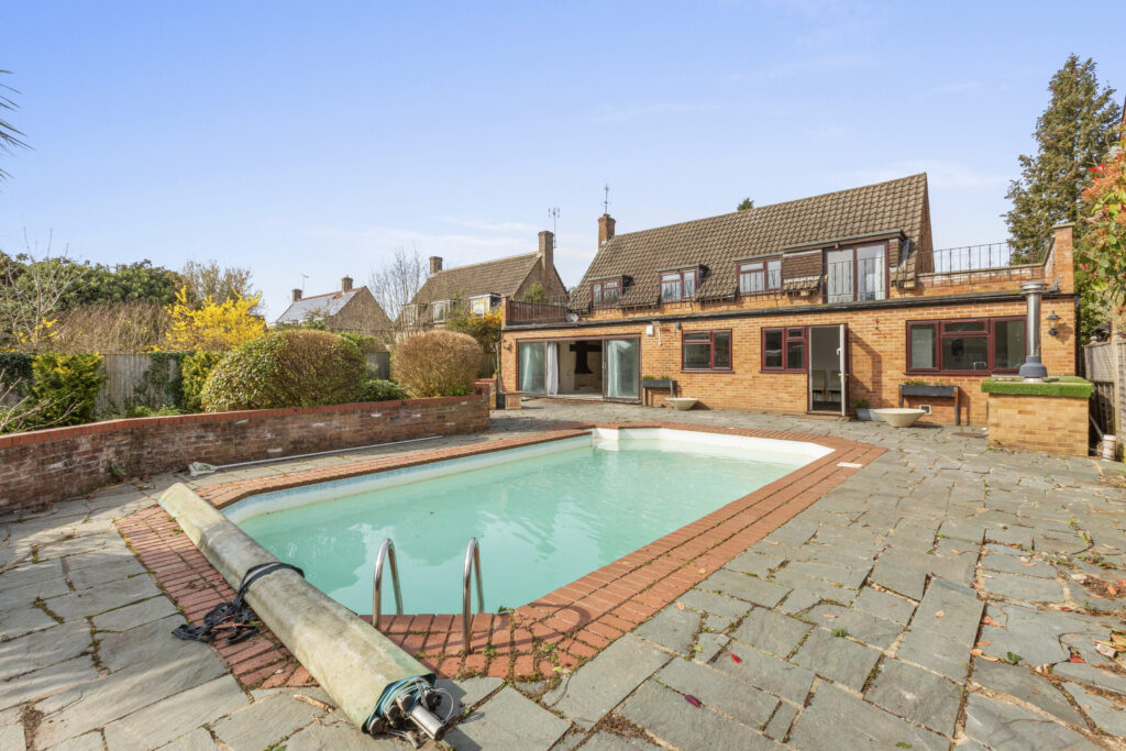 Wattleton Road, Beaconsfield, HP9
