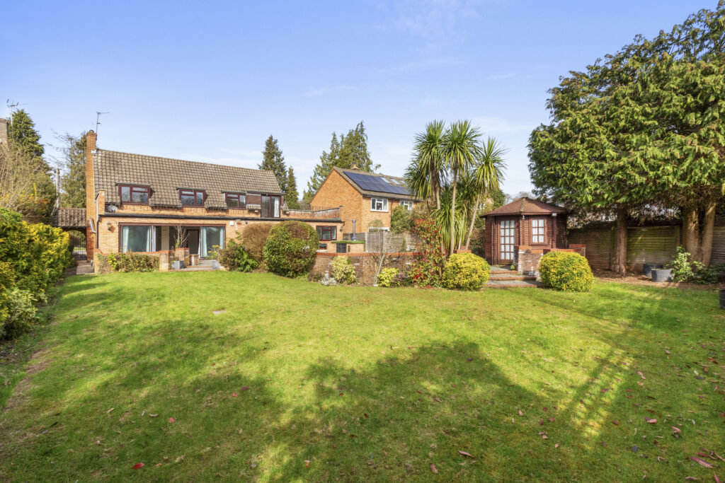 Wattleton Road, Beaconsfield, HP9