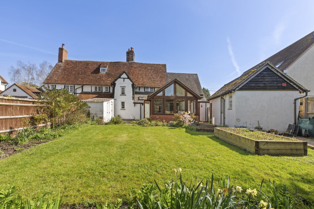 The Avenue, Worminghall, HP18