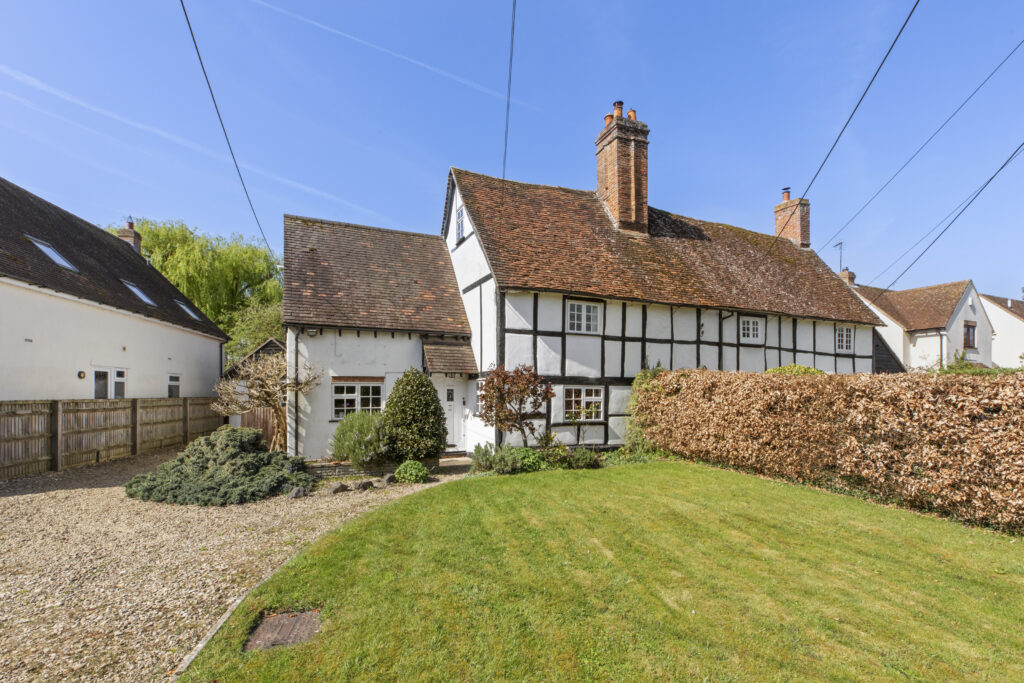 The Avenue, Worminghall, HP18