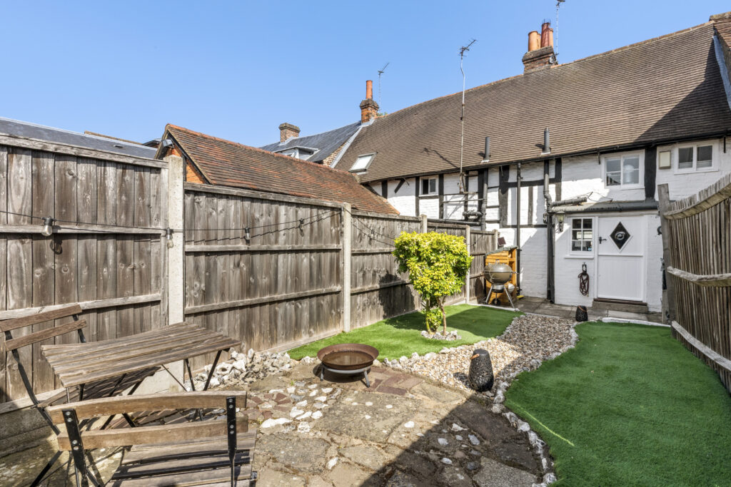 London End, Beaconsfield, HP9