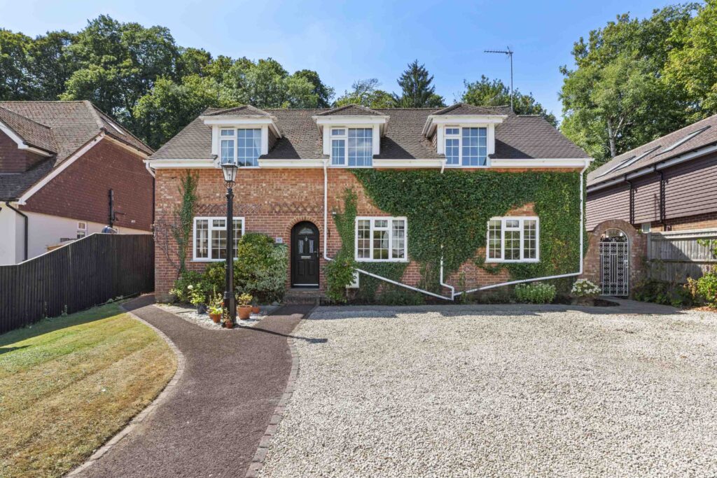 Eastern Dene, Hazlemere, HP15