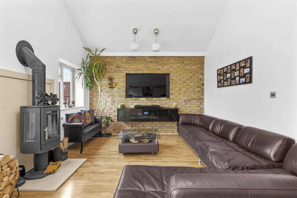 Royston Way, Slough, SL1