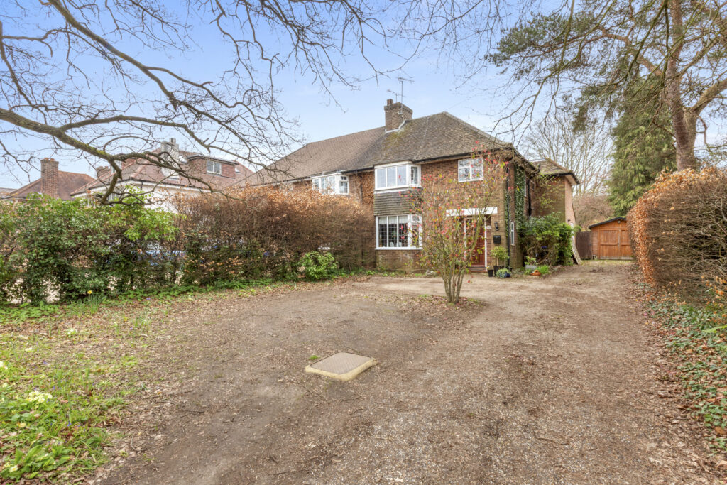 Holtspur Top Lane, Beaconsfield, HP9