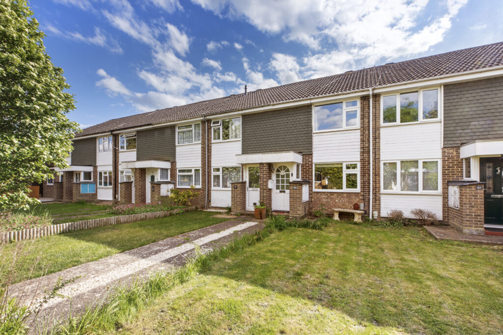 Rothschild Avenue, Aston Clinton, HP22