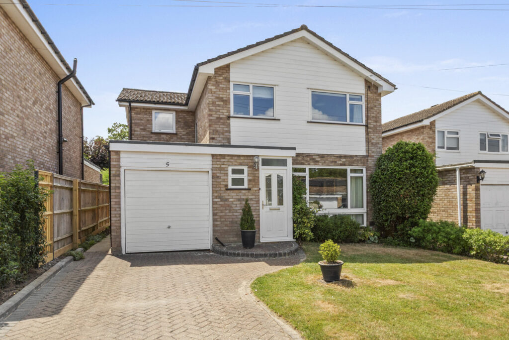 Dovecote Close, Princes Risborough, HP27