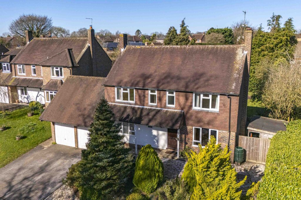 Abbotswood, Speen, HP27