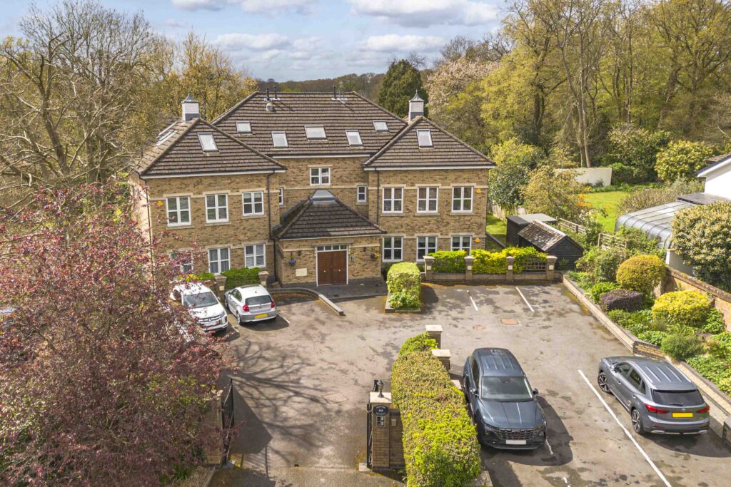 Amersham Road, Hazlemere, HP15