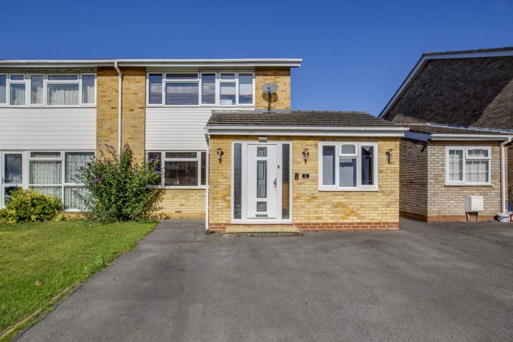 Firs View Road, Hazlemere, HP15