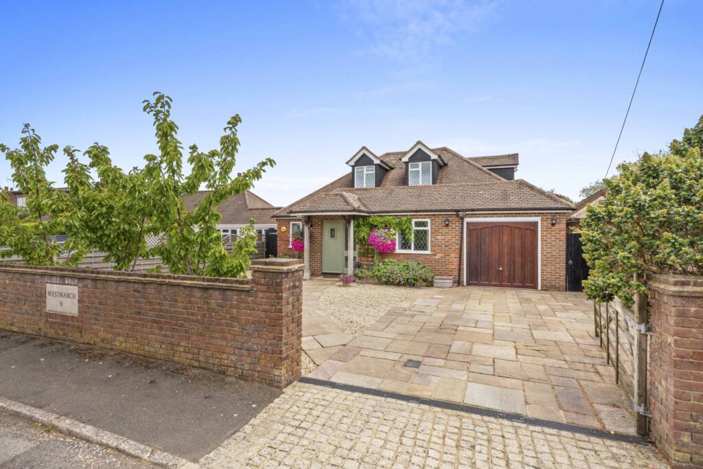 Glebe Close, Holmer Green, HP15