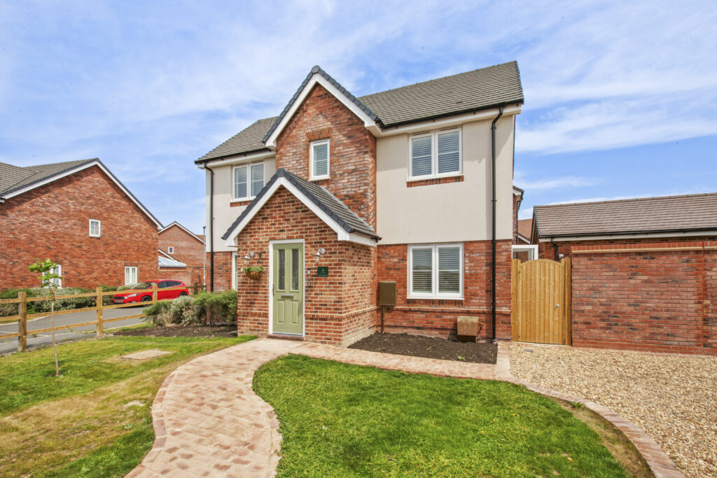 Roylands, Stoke Mandeville, HP22