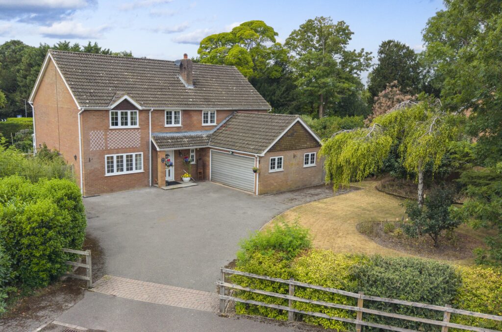 St. Michaels Close, Halton, HP22