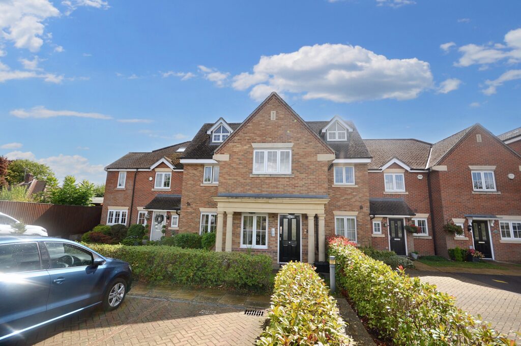 Gardener Walk, Holmer Green, HP15