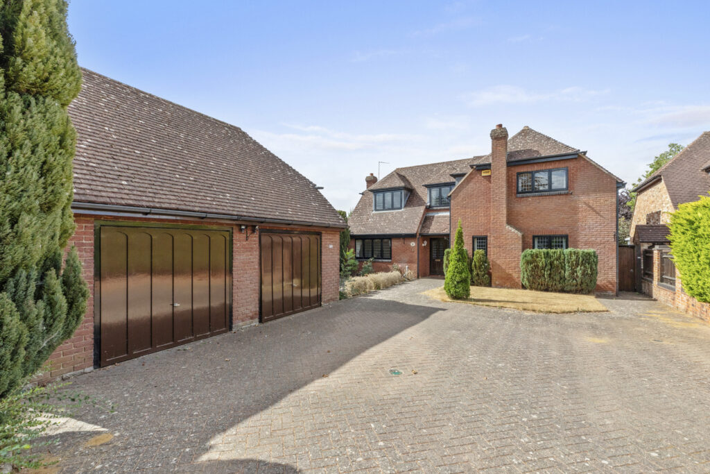Wendover Road, Stoke Mandeville, HP22