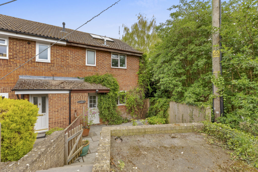 Abbot Walk, Long Crendon, HP18