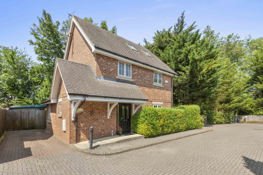 Grange View, Hazlemere, HP15
