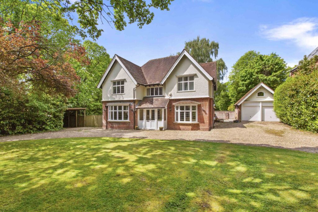 Amersham Road, High Wycombe, HP13