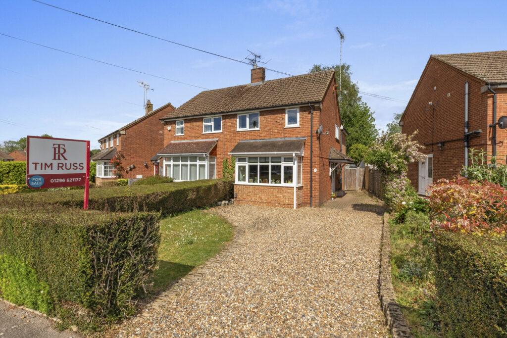 Carrington Crescent, Wendover, HP22
