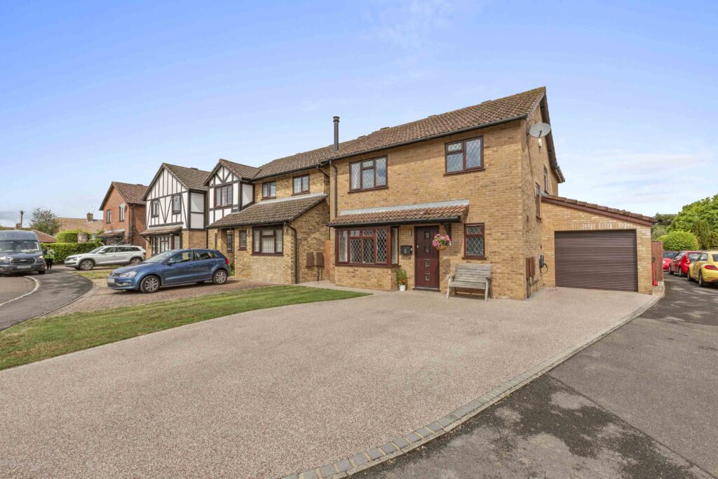 Clayfields, Penn, HP10