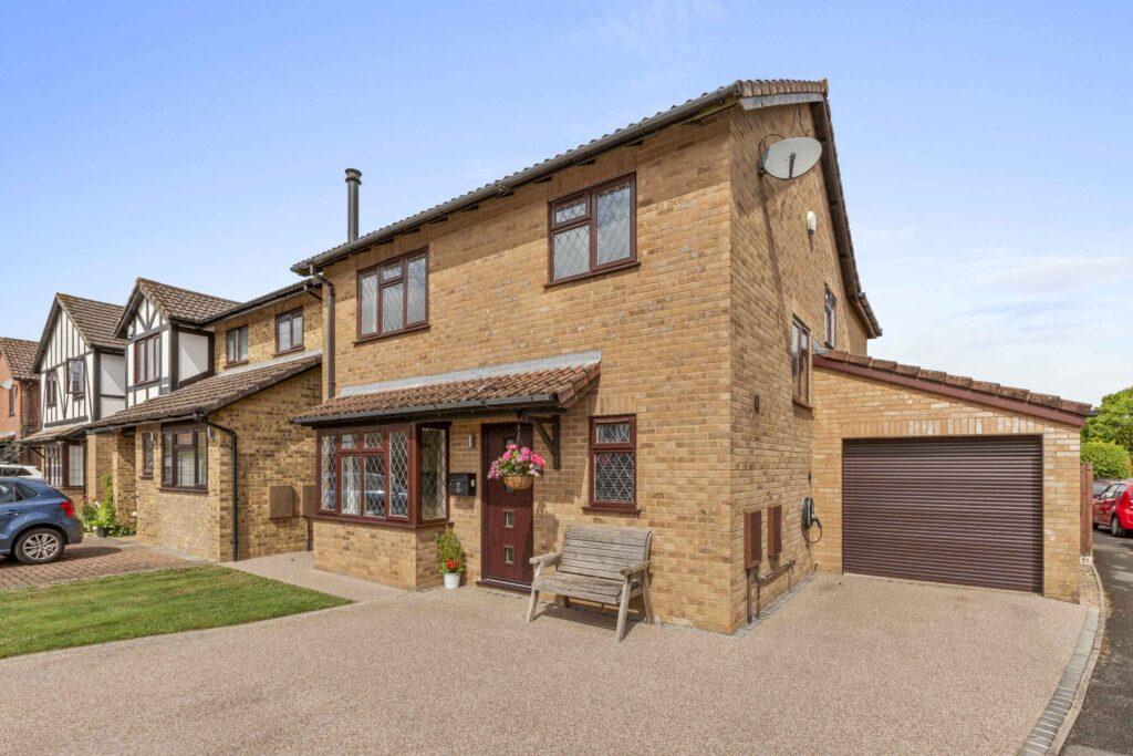 Clayfields, Penn, HP10
