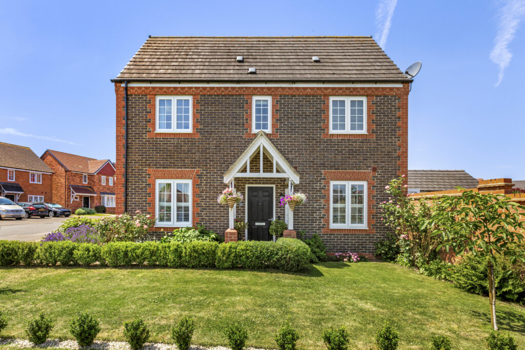 Weavers Branch, Thame, OX9