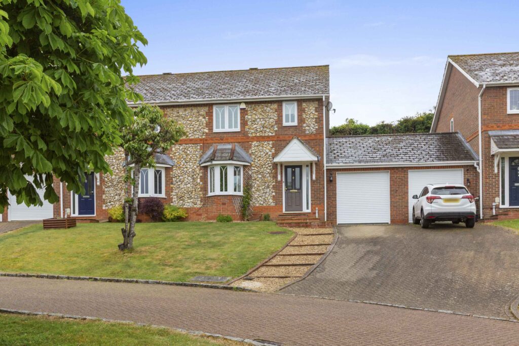 Woodbank, Loosley Row, HP27