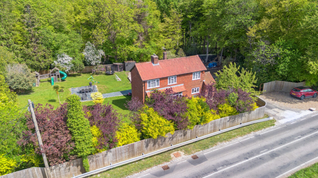 Marlow Road, Cadmore End, HP14