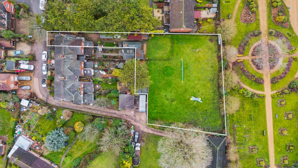 Queens Road, Princes Risborough, HP27 + PLOT