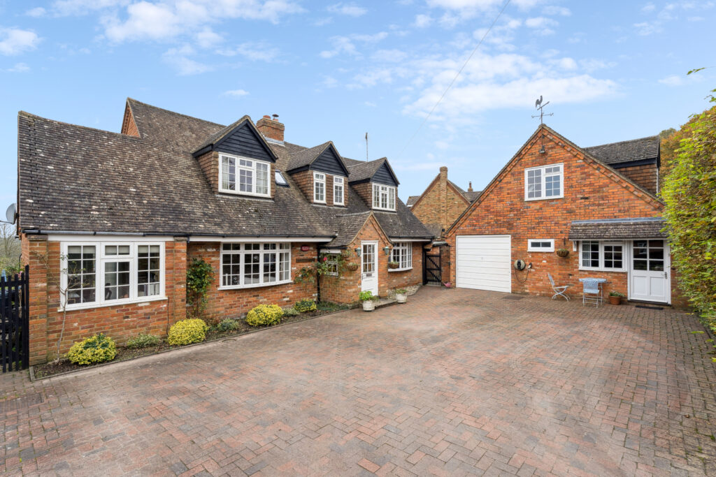 Grubbins Lane, Speen, HP27