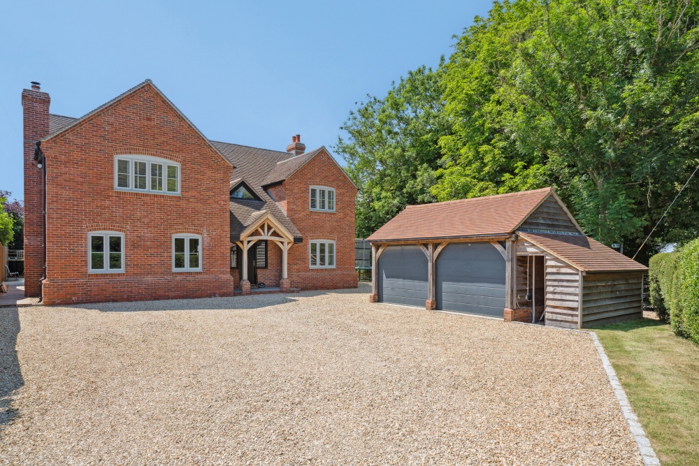 Meadle, Aylesbury, HP17