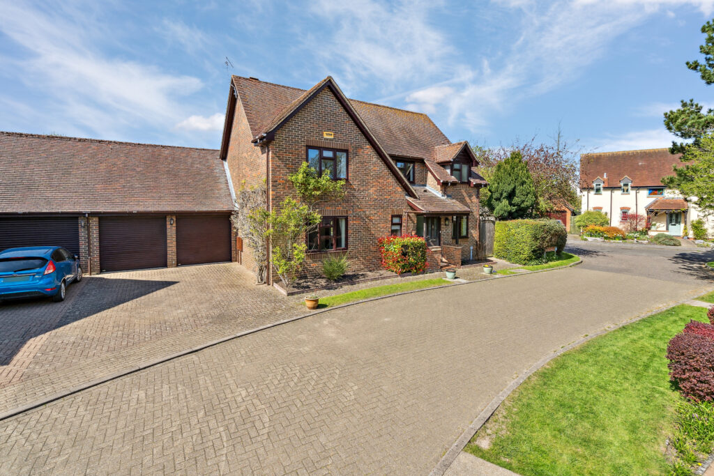 Long Wall, Haddenham, HP17