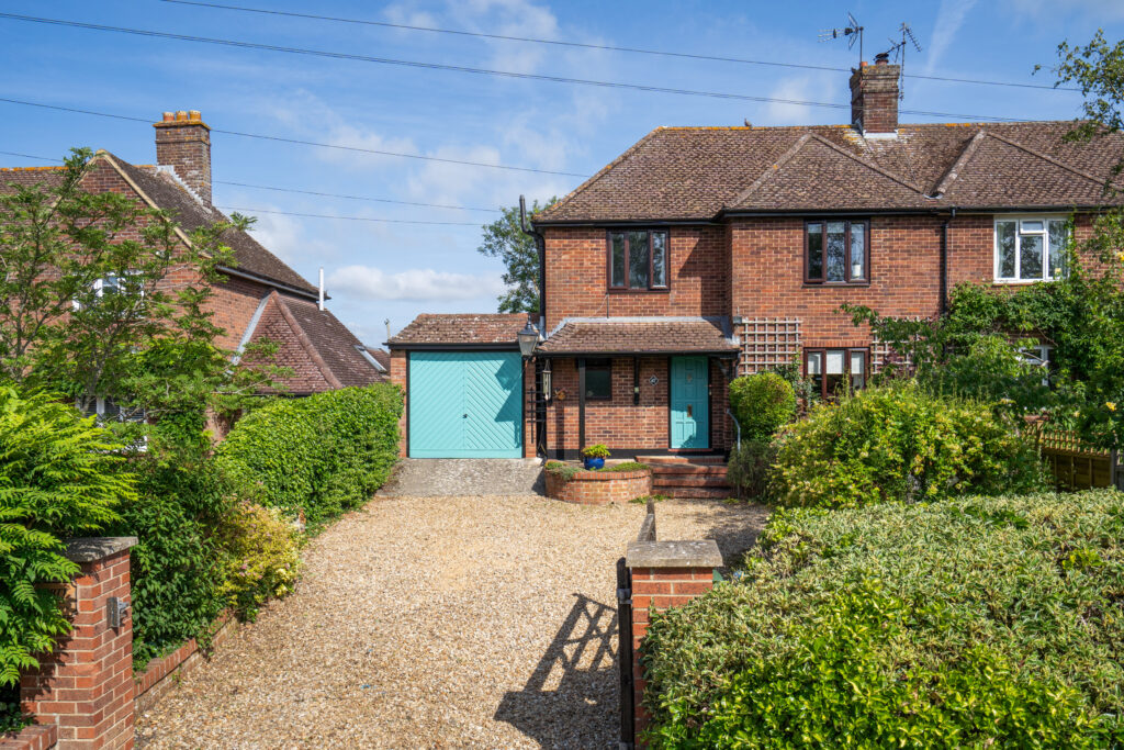 Brill Road, Oakley, HP18
